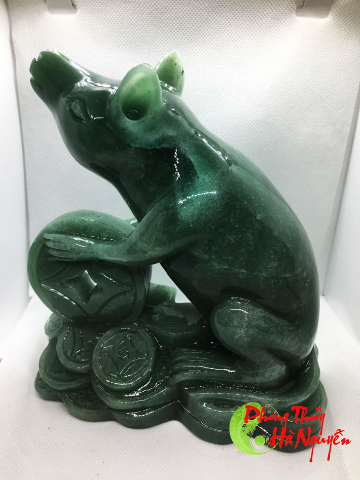 chuột ôm đĩnh tiền đá thạch anh xanh